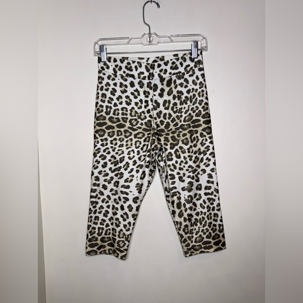 PrettyLittleThing Animal Print Leopard Light Brown Capri Pants - Picture 2 of 5